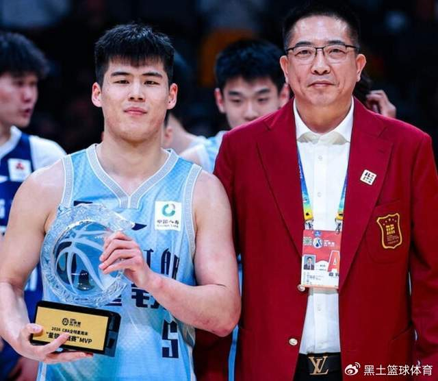 c7娱乐官网-17投砍26分6板4助!广东20岁锋线新星闪耀星锐赛,值得杜锋更多信任|广东男篮|陈家政|体育赛事讨论|CBA全明星|三分球_新浪体育_新浪新闻